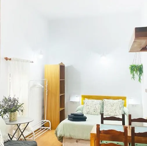 Alazul Luna コニル・デ・ラ・フロンテラ